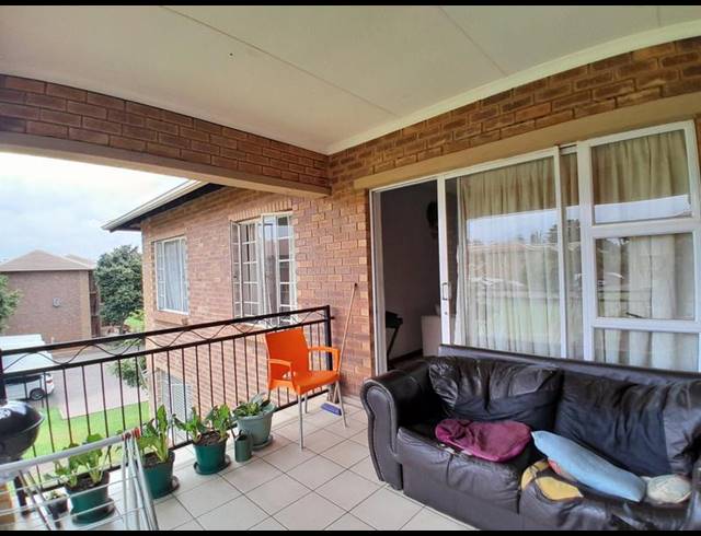 3 BEDROOM APARTMENT FOR SALE IN VALHALLA